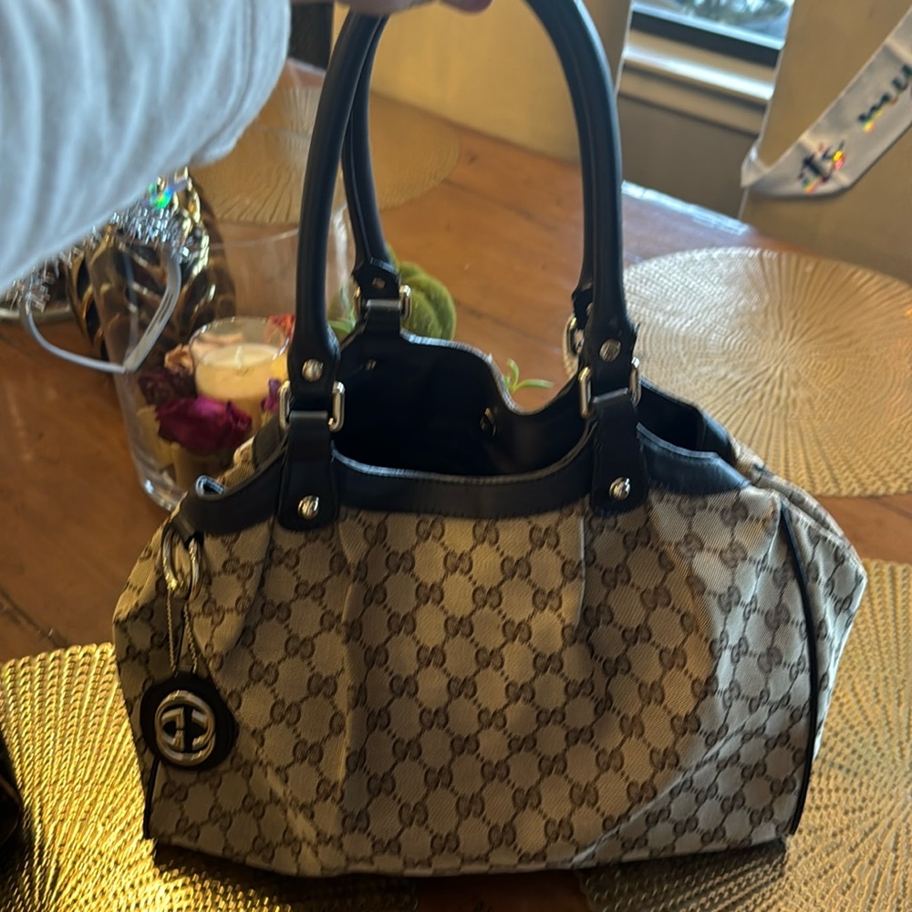 Gucci Handbag - Picture 1 of 10